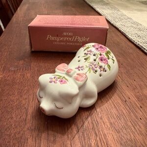 Vintage 1978 Avon “Pampered Piglet” Ceramic Pomander
